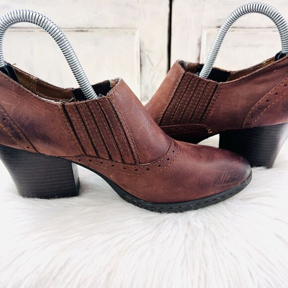 Boc Born Concept Brown Worn Distressed Leather Heeled Boots Booties Size 8.5 - Picture 4 of 11